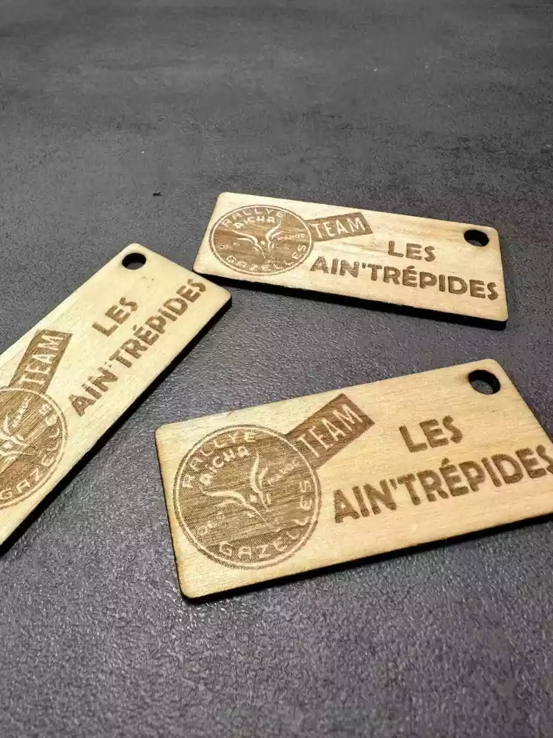 plaquette en bois gravée